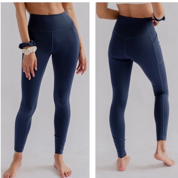 girlfriend collective Pants - Girlfriend Collective Pocket Leggings in Navy Blue Size Small